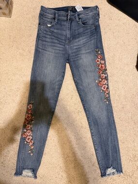 Abercrombie & Fitch jeans with Pink Floral Embroidery